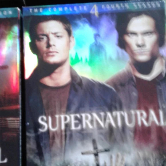 The 1st 4 Complete Seasons of Supernatural - Picture 5 of 8